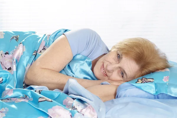 Pretty woman is resting at home — Stock Photo, Image