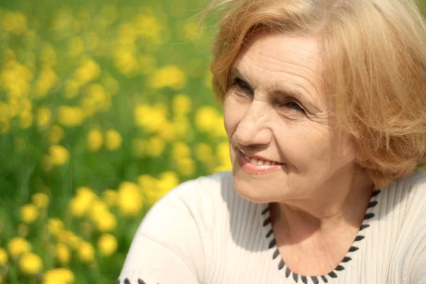 Magnificent woman enjoys union with nature — Stock Photo, Image