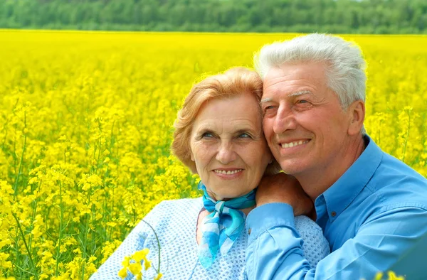 Beauteous older are enjoying the fresh air — Stock Photo, Image