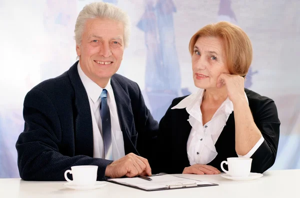 Empresario con una mujer de negocios — Foto de Stock