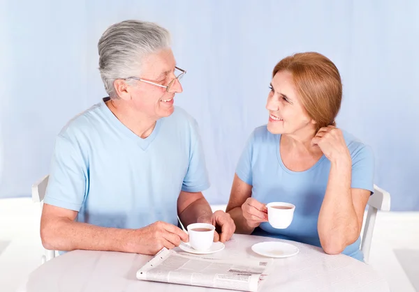 Old couple at breakfast — Stock Photo, Image