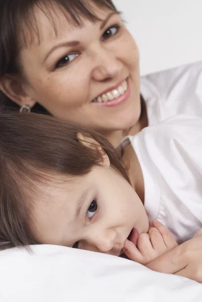 Söt flicka med lilla bebis — Stockfoto