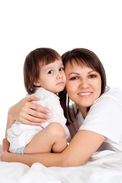 Eine lächelnde kaukasische Mutter mit ihrer Tochter — Stockfoto