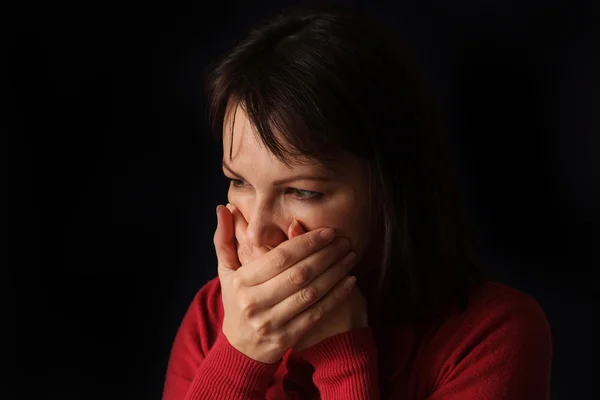 Schöne kaukasische traurige Frau — Stockfoto