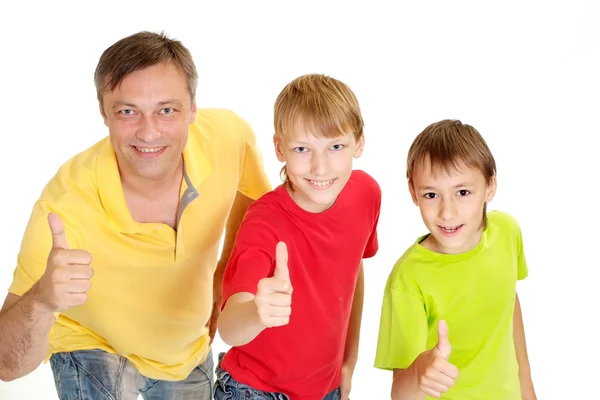 Família legal em camisetas brilhantes — Fotografia de Stock