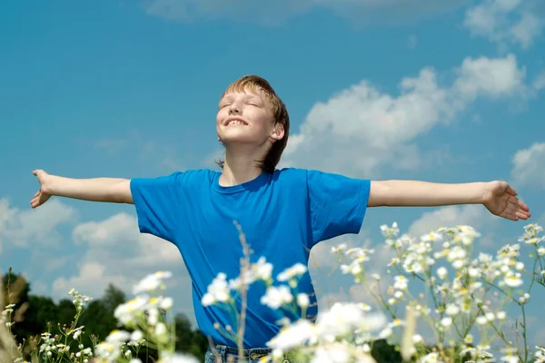 Fine boy enjoys freedom — Stock Photo, Image