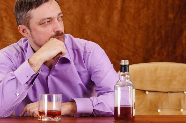Člověk a alkohol — Stock fotografie