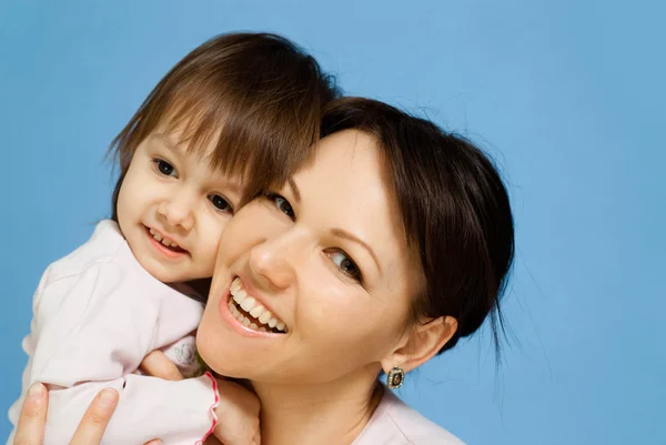 Pretty Caucasian lady with a daughter — Stock Photo, Image