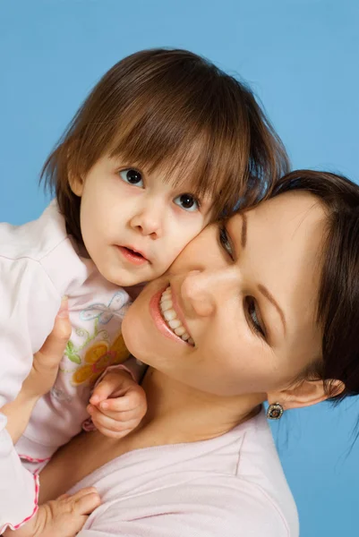 Goede Kaukasische dame met een dochter — Stockfoto