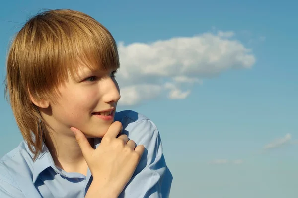 Tonåring gick till naturen — Stockfoto