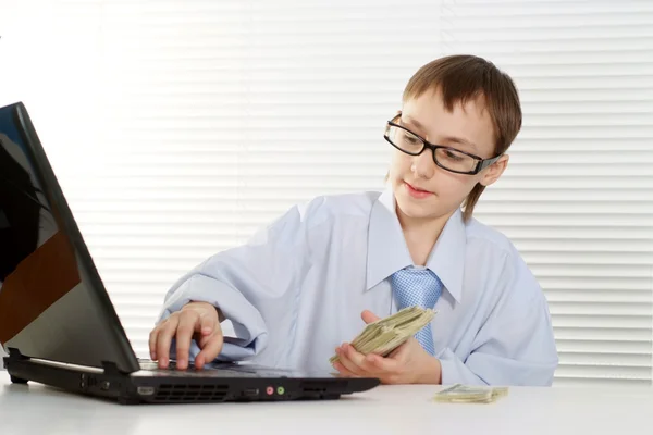 Young Caucasian Business a good guy working at the computer — Stock Photo, Image
