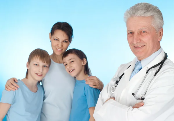 Familia divertida con niños — Foto de Stock