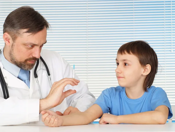 Gran médico está recibiendo visitantes — Foto de Stock