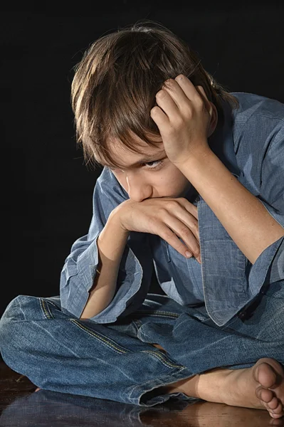 Niño triste. — Foto de Stock