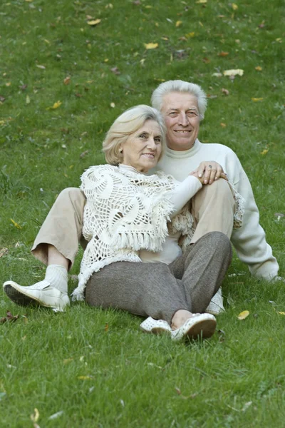 Ritratto una coppia anziana — Foto Stock