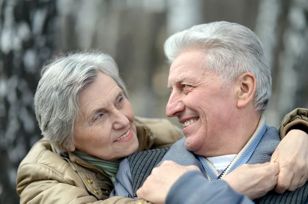 Щаслива пара elder — стокове фото