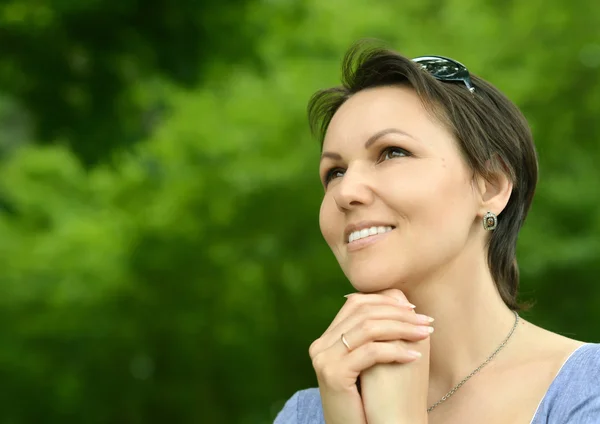 Süße junge Frau — Stockfoto