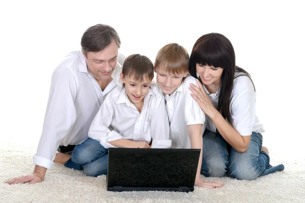 Familia amistosa descansando — Foto de Stock