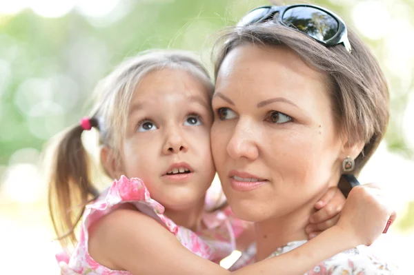 Mutter mit ihrer Tochter — Stockfoto