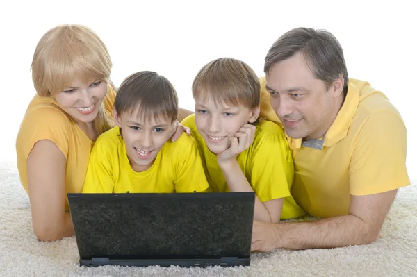 Felice famiglia di riposo — Foto Stock