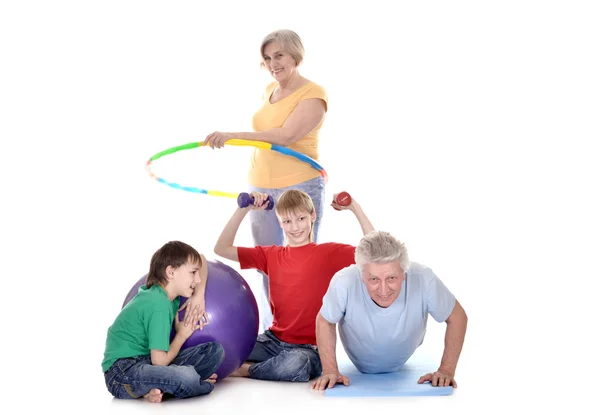 Niños y abuelos deportivos — Foto de Stock