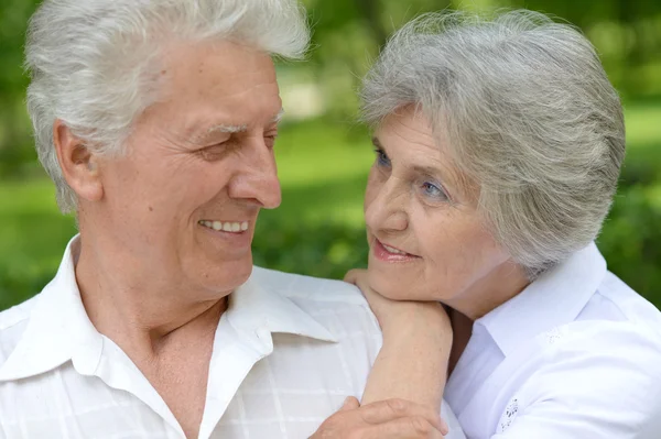 Pareja mayor feliz — Foto de Stock