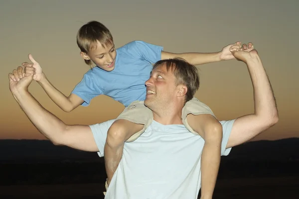 Padre con su hijo — Foto de Stock