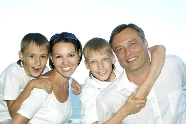Portræt af en lykkelig familie - Stock-foto