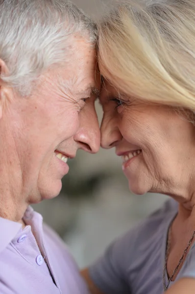 Elderly couple in the room — Stock Photo, Image