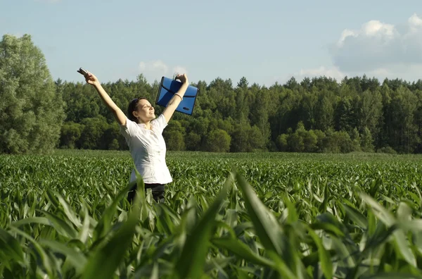 Mooie vrouw rusten — Stockfoto