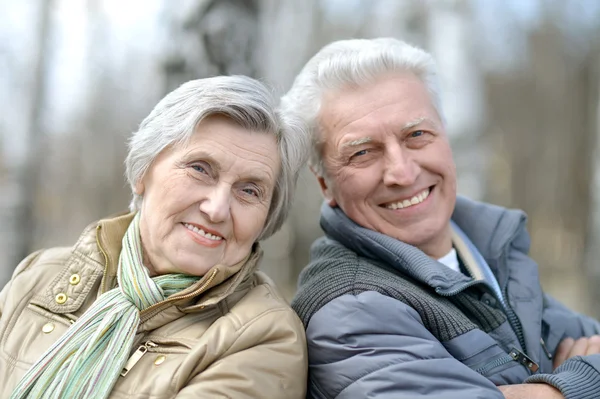 Gelukkige ouderling paar — Stockfoto