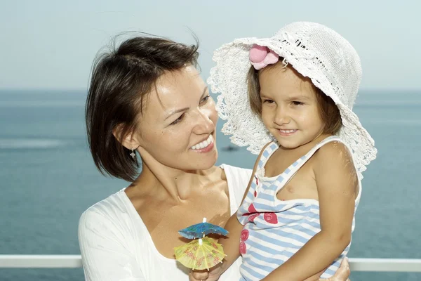 Femme avec une petite fille — Photo