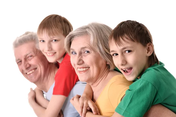 Grands-parents et deux petits-enfants — Photo