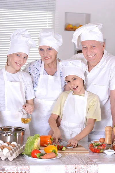 Abendessen für die Familie — Stockfoto