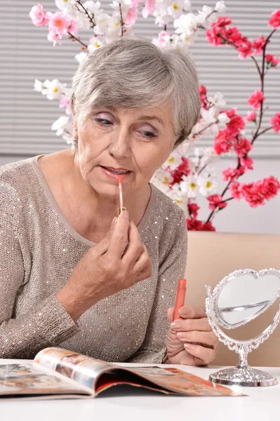 Senior woman in studio — Stock Photo, Image