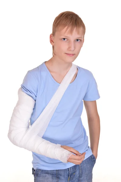 Pojke med en bruten arm — Stockfoto