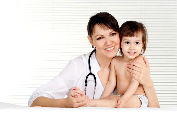 Schattig klein meisje — Stockfoto