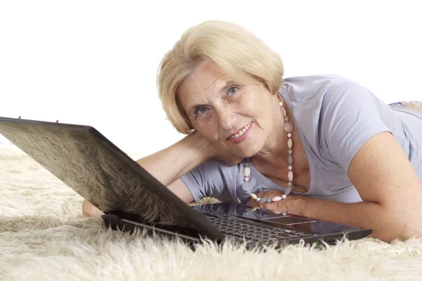 Madura mujer relajante — Foto de Stock