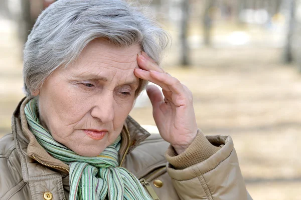 Mooie leeftijd vrouw — Stockfoto