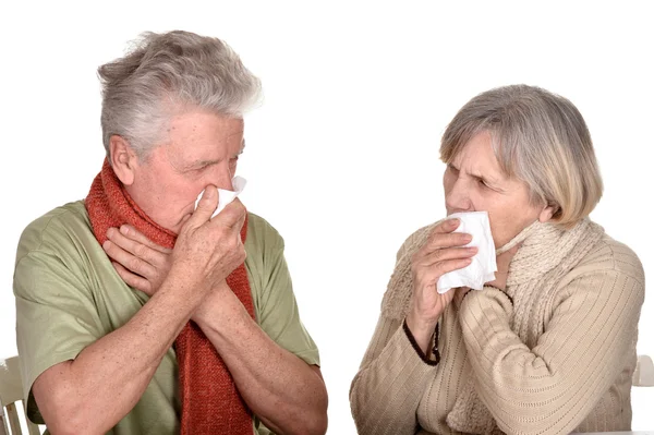 Пожилая пара, больная гриппом — стоковое фото
