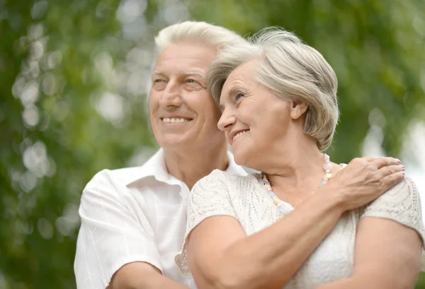 Reifes Paar verliebt — Stockfoto