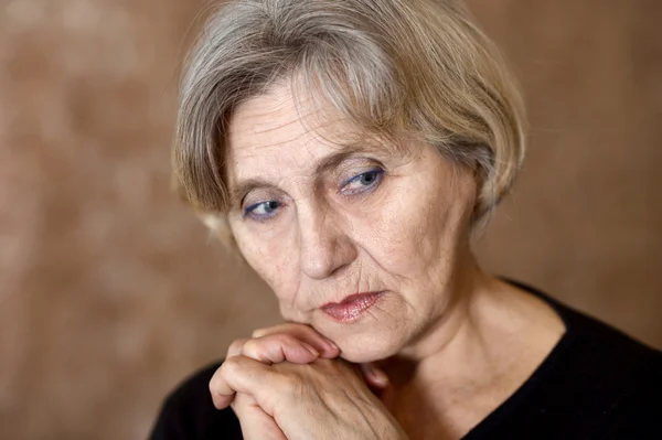 Portret starsza kobieta — Zdjęcie stockowe