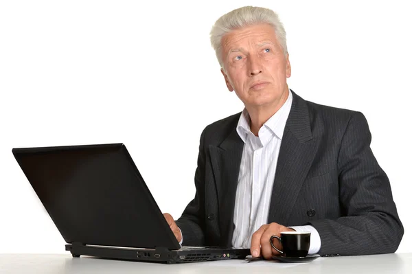 Oudere man aan het werk — Stockfoto