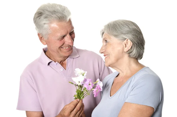 Красивая пожилая пара вместе на белом фоне — стоковое фото