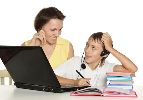 Mutter und Sohn lernen zusammen — Stockfoto