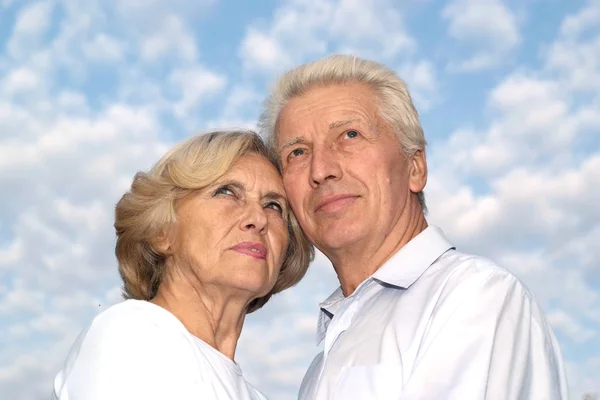 Régi nyugdíjasok a sky — Stock Fotó