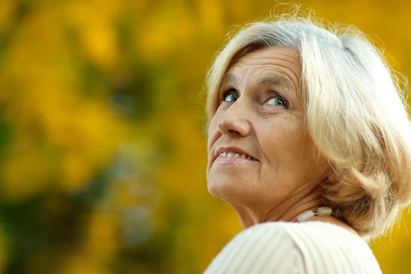 Portrait of happy older woman — Stock Photo, Image