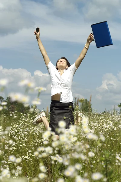 Hermosa mujer de negocios descansando — Foto de Stock