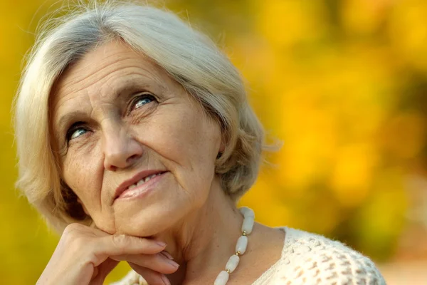 Portrait of a old woman — Stock Photo, Image