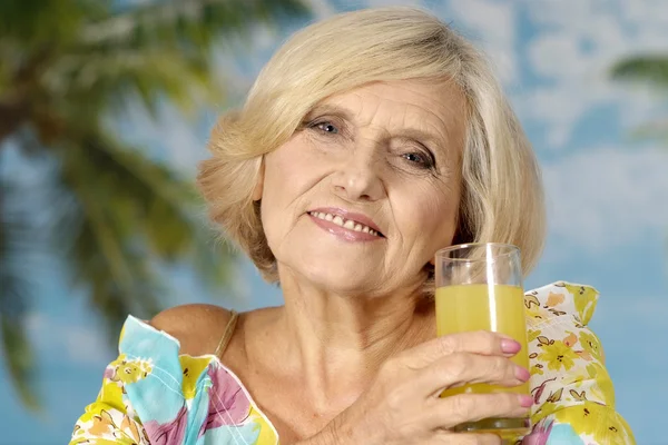 Happy elderly woman smiling — Stock Photo, Image